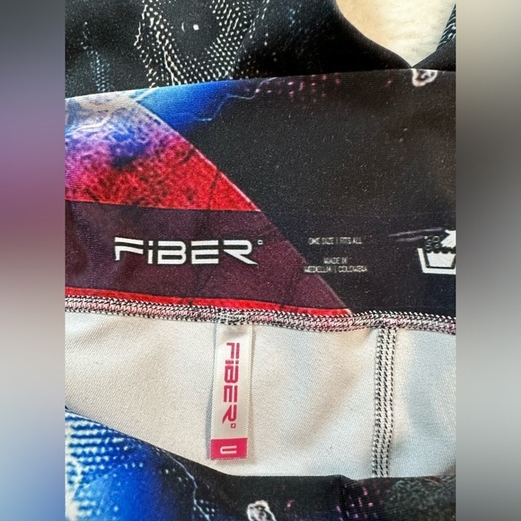 Fiber Heroes Limited Edition captain america one size fits all athletic leggings - Picture 5 of 5